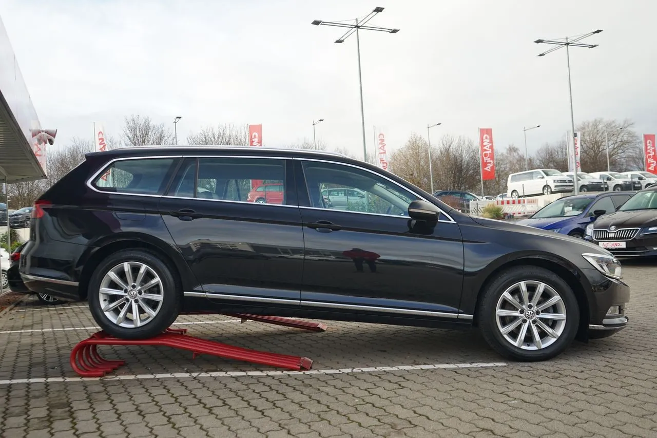 Volkswagen Passat Variant 2.0 TSI DSG...  Image 3