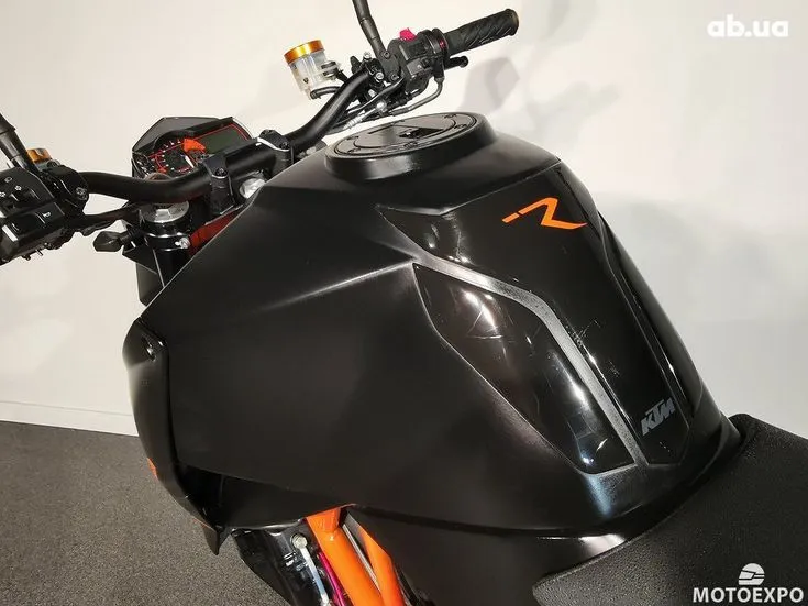 KTM 990 Image 7